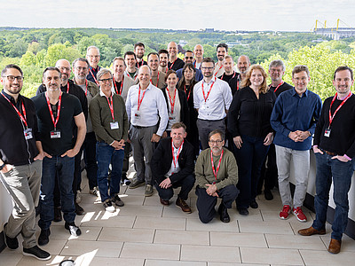Gruppenfoto mit Geschäftsführer Tobias Hövelborn auf dem GSB11 Treffen